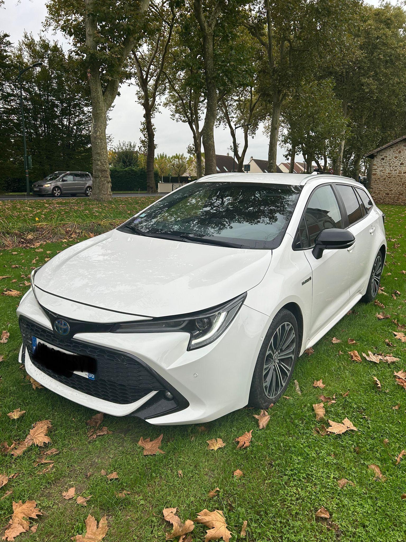 Toyota Corolla 2019 hybride Vente de véhicules d'occasion à Neuilly-sur-Marne